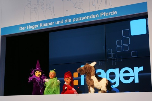A puppet theatre was illustrating our ideas for an e-mobile future to the visitors in a humorous way