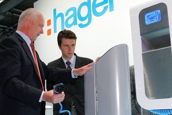 Mr Christoph Hartmann, Saarland minister for Economy, visited the Hager booth