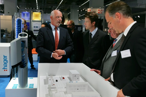 Mr Christoph Hartmann, Saarland minister for Economy, visited the Hager booth